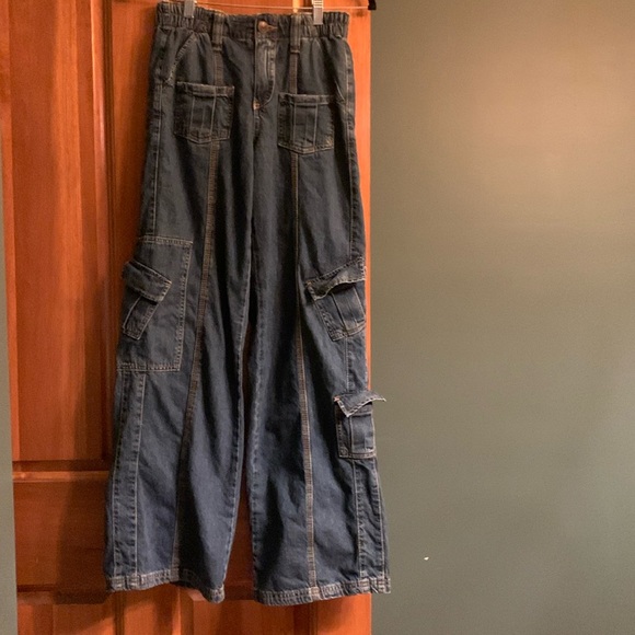 BDG Y2K Cargo Jeans Size 25 Pockets High Rise Elastic Waist Relaxed Baggy - Picture 1 of 6